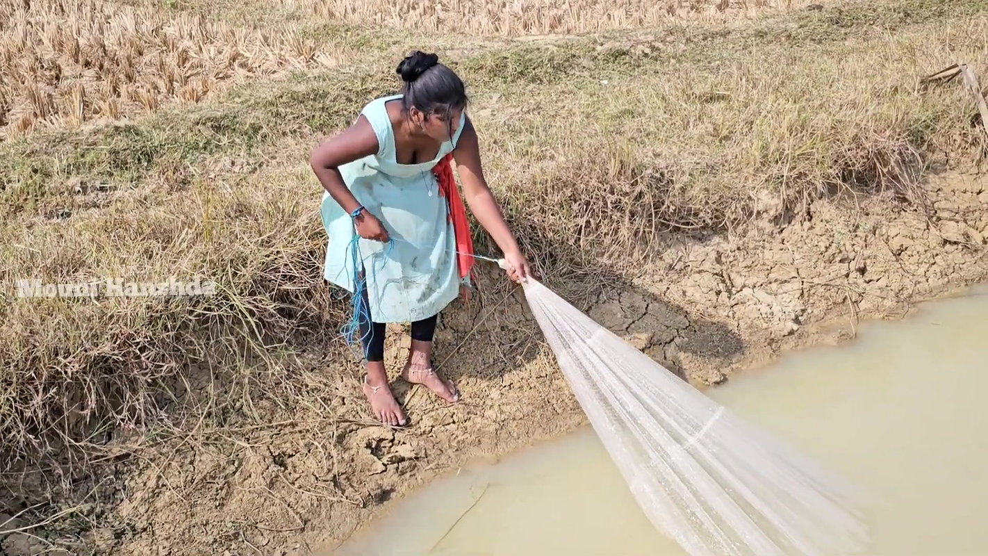 Village wife fishing video 4