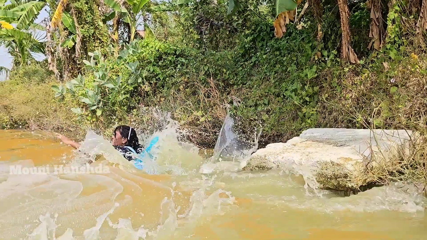 Village wife fishing video 3