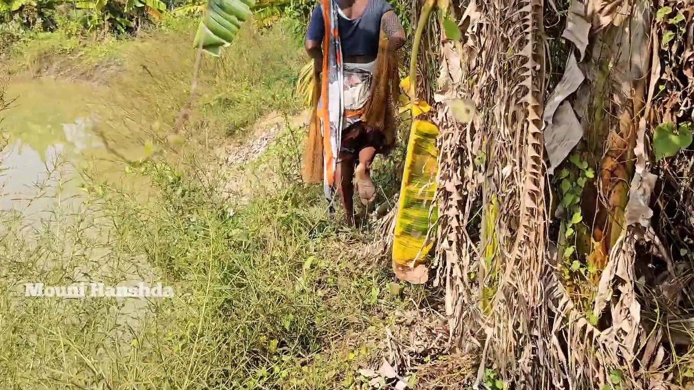 Village wife fishing video