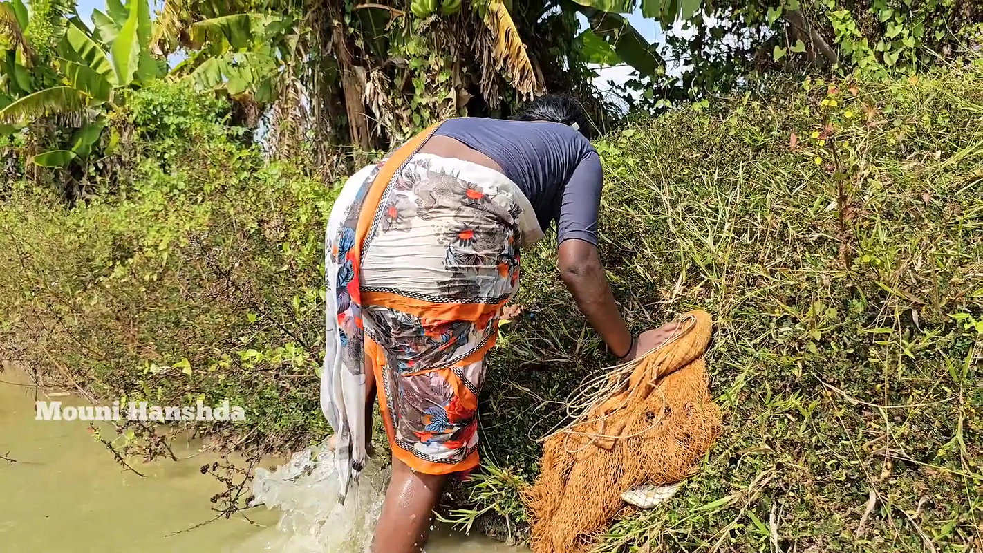 Village wife fishing video