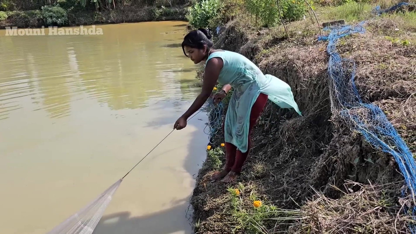 Village wife fishing video 2