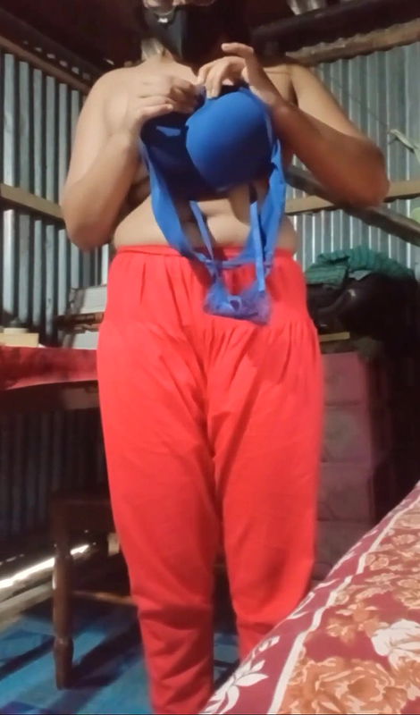 x Indian girls dress opening and enjoying by fingering pussy