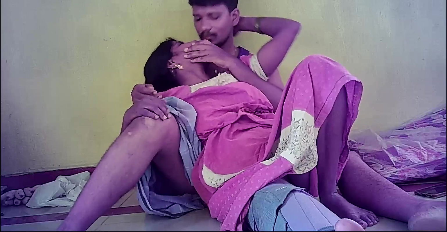 Indian village house wife get big cock and kissing