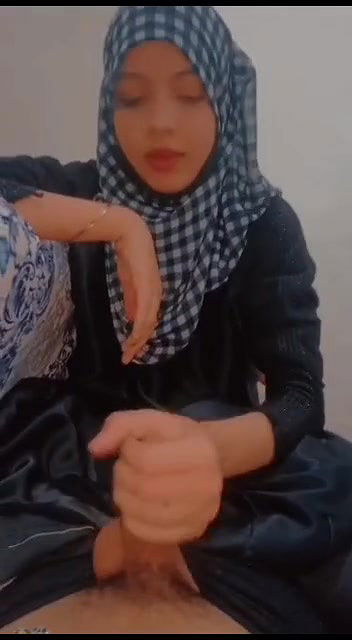 Sexy paki girl blowjob, handjob and fucked