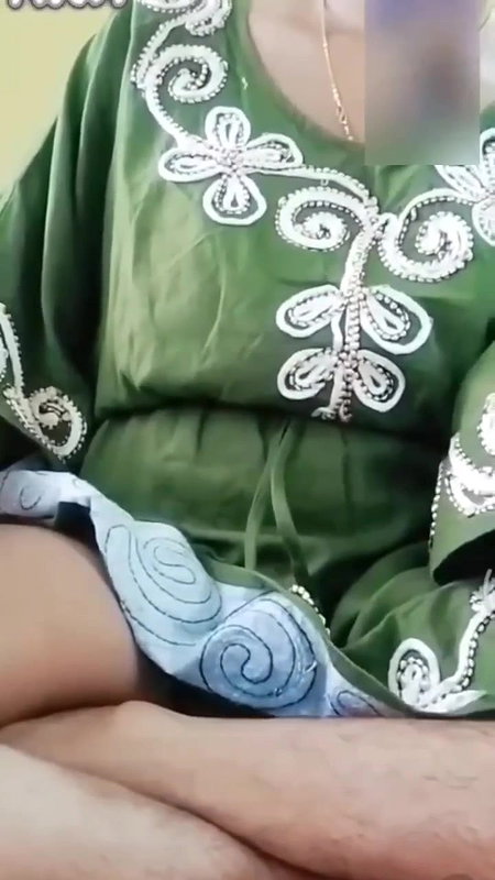 BEAUTIFUL DESI INDIAN HAIRY GIRL  GETTING NUDE PART1