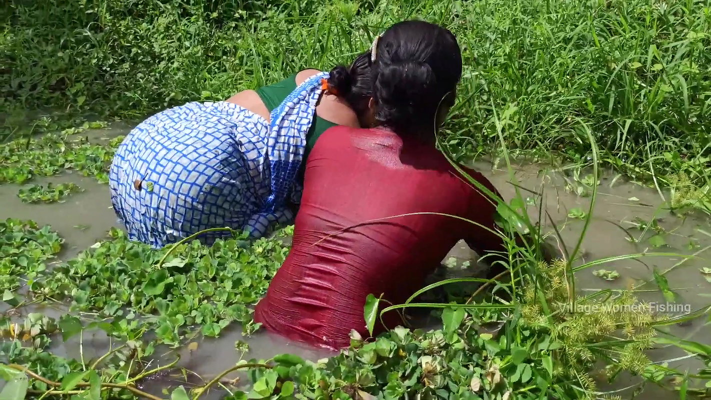 Amazing 2 Village Women Net fishing in Village Pon