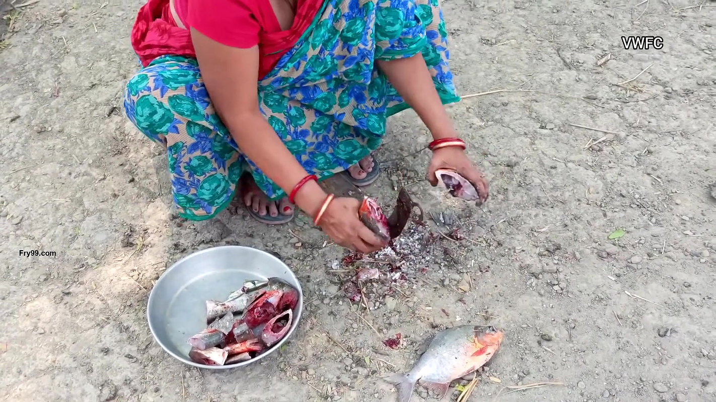 Amazing Fish Cutting Technique    Village Women cu
