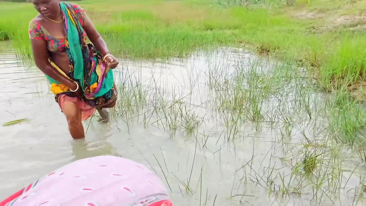 Amazing Hand Fishing by Village woman   Village wo