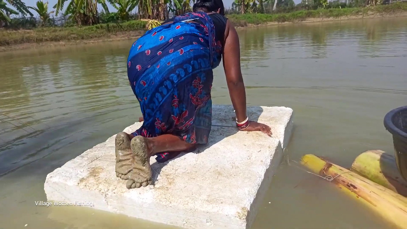 Amazing Hand Fishing by Village women   Unique vil