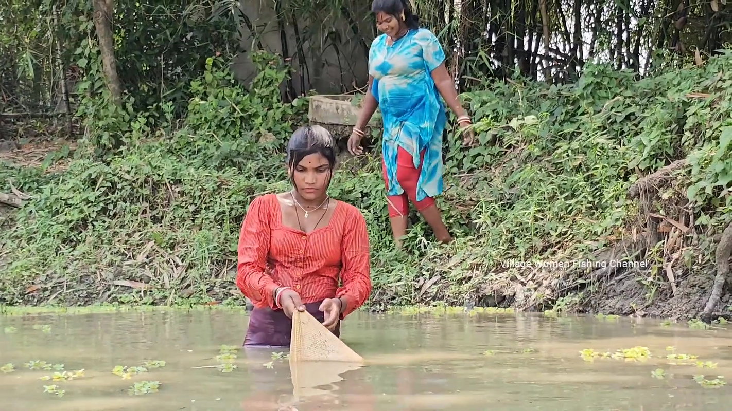 Amazing Mom and Daughter Fishing in Village pond