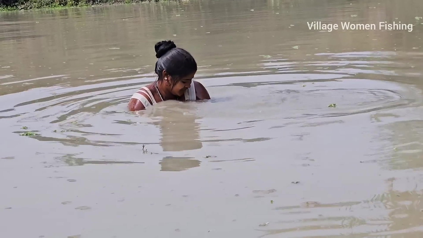 Amazing Mouni Fishing in Muddy Water    Big Carp F