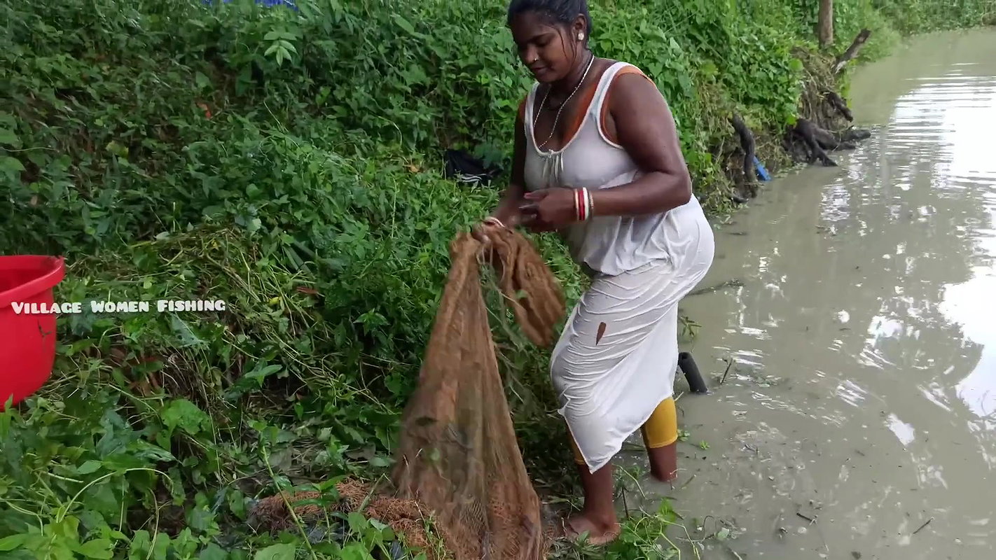 Amazing Mouni Fishing in Village Pond    Big Carp