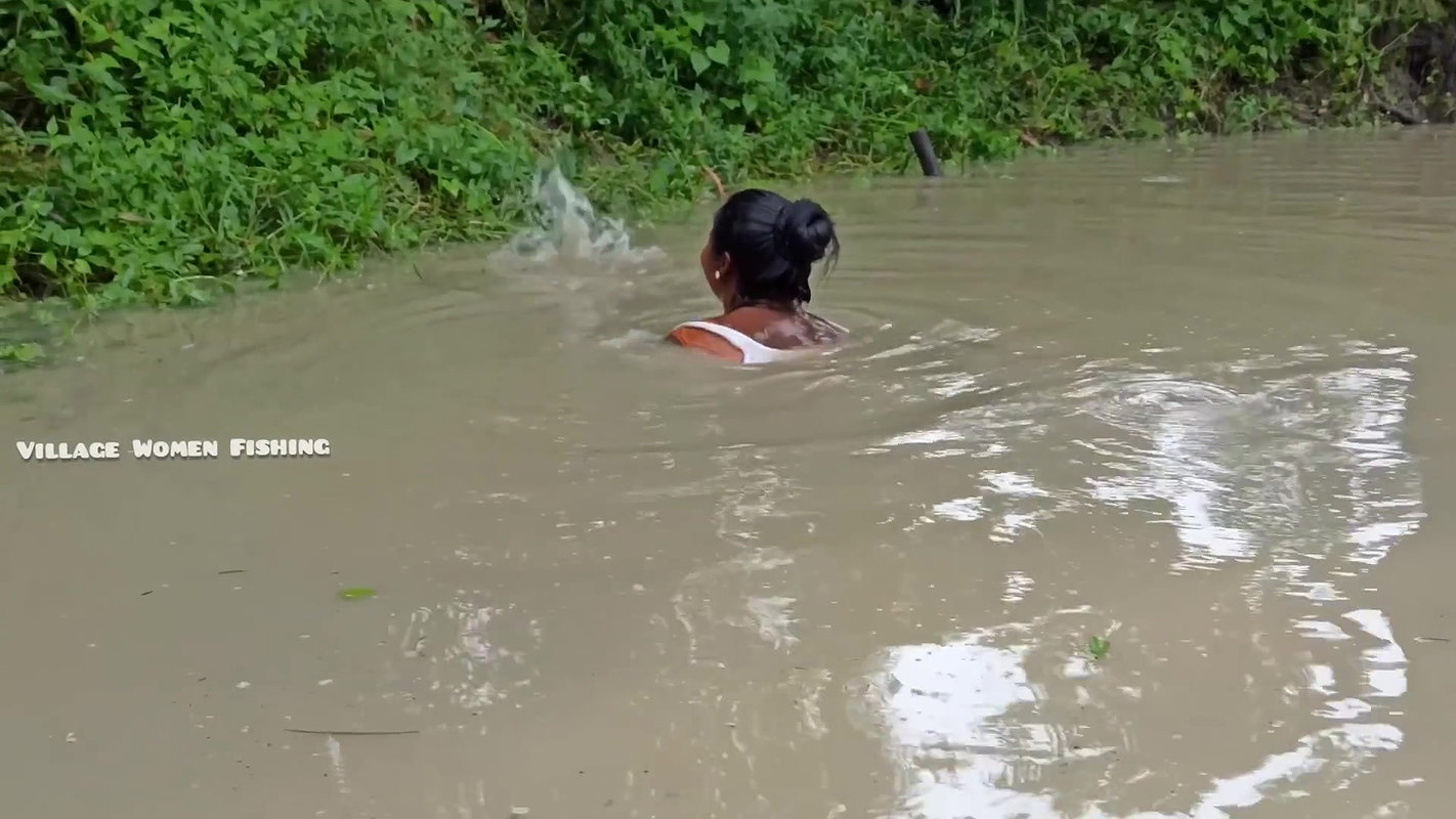 Amazing Mouni Fishing in Village Pond    Big Carp