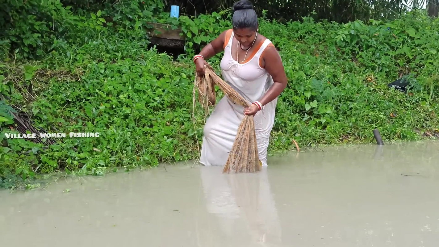 Amazing Mouni Fishing in Village Pond    Big Carp