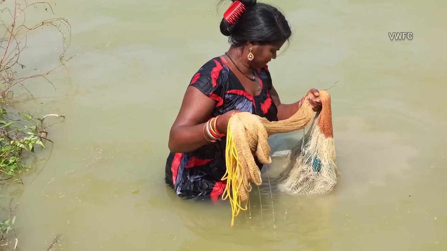 Amazing Mouni Fishing Traditional way with Casting