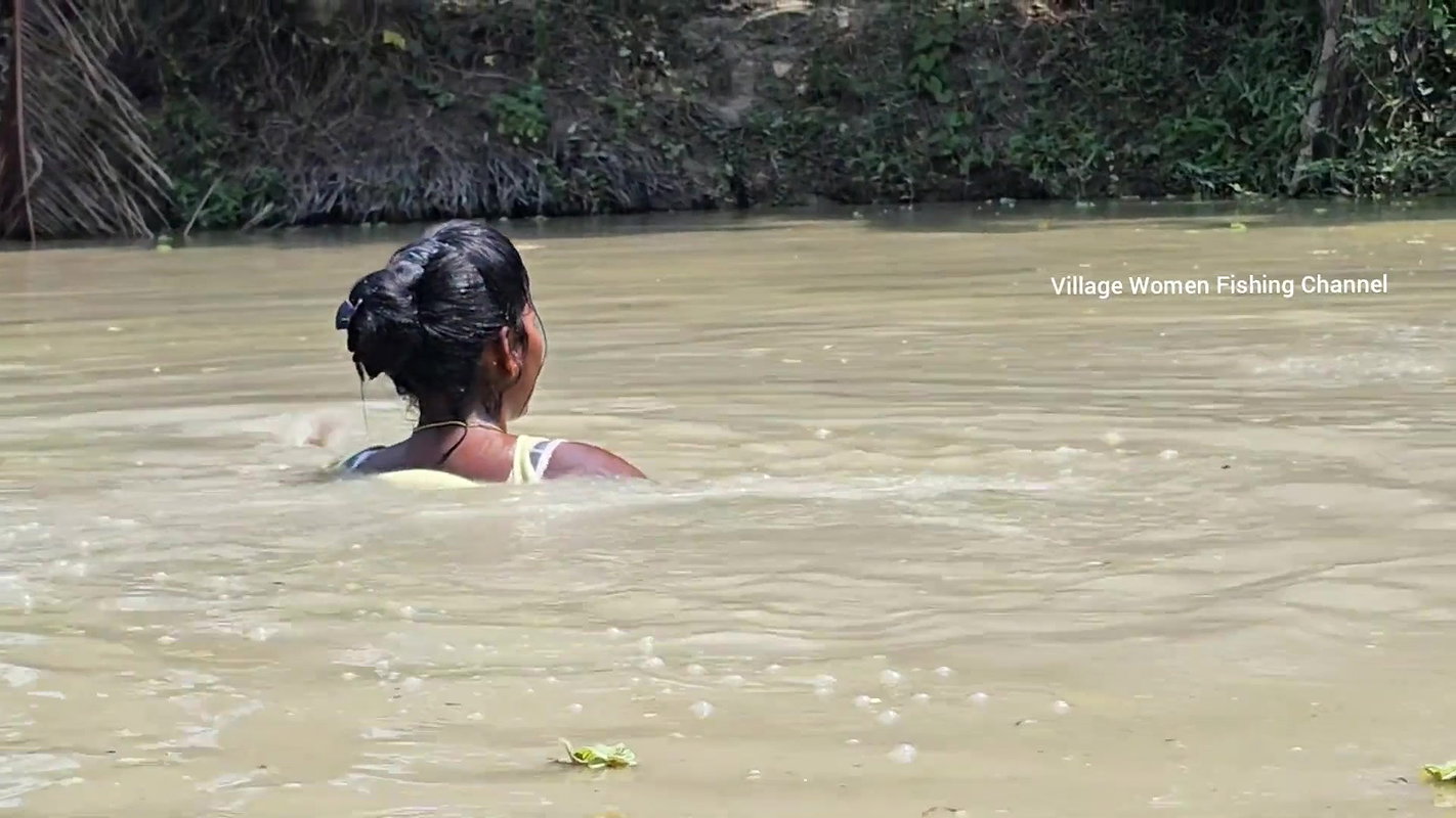 Amazing Mouni Fishing with Mouni Hanshda    Villag