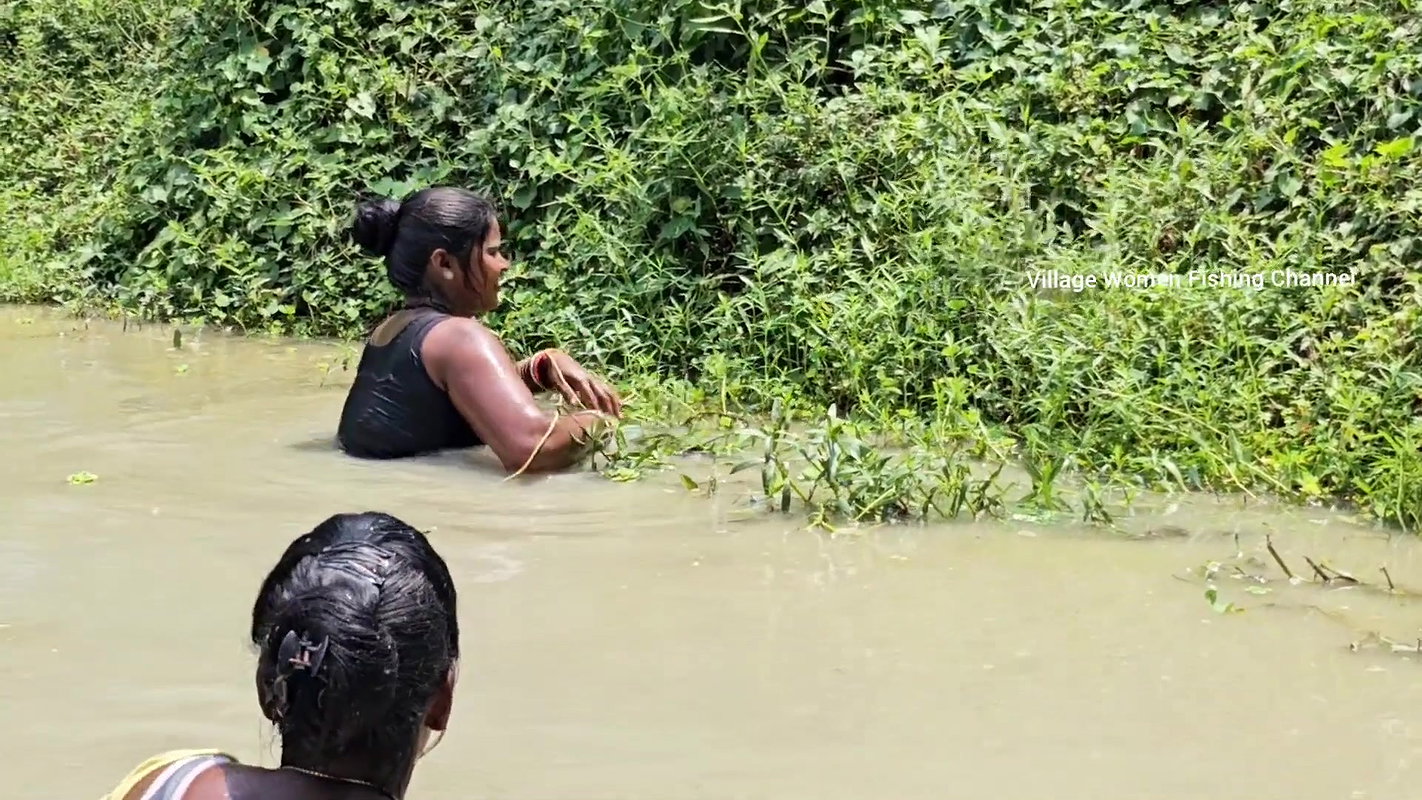 Amazing Mouni Fishing with Mouni Hanshda    Villag