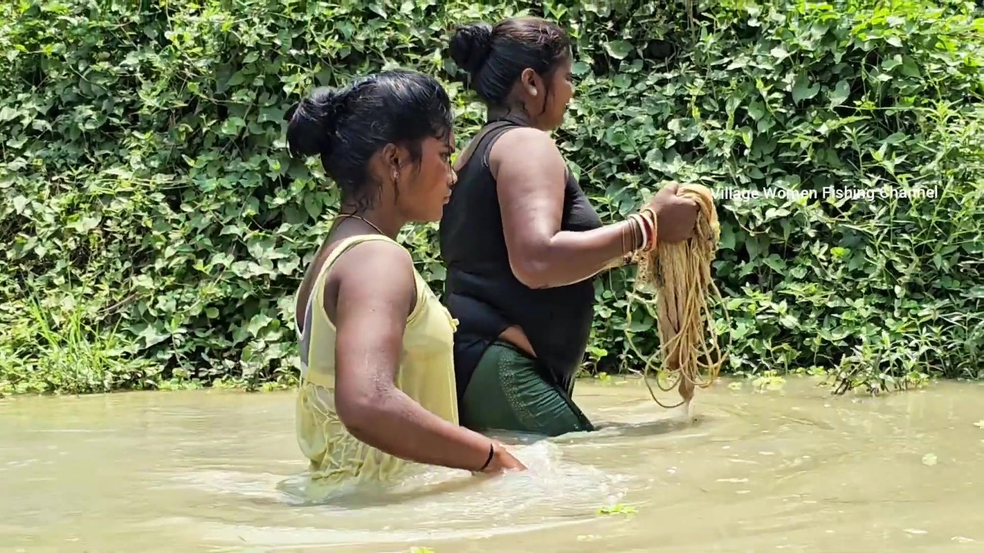 Amazing Mouni Fishing with Mouni Hanshda    Villag