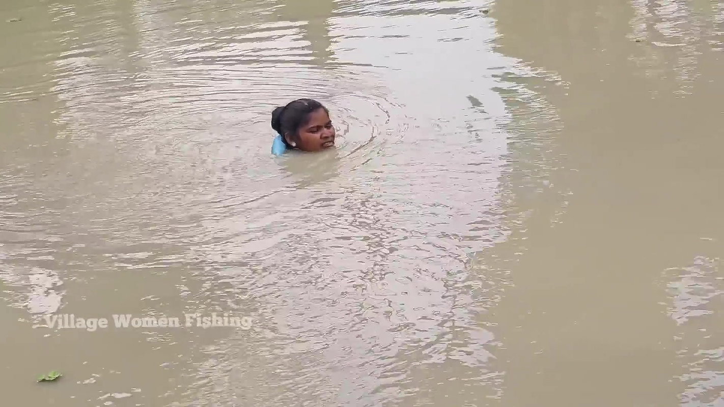 Amazing Mouni Net Fishing video for Big Carp Fishe