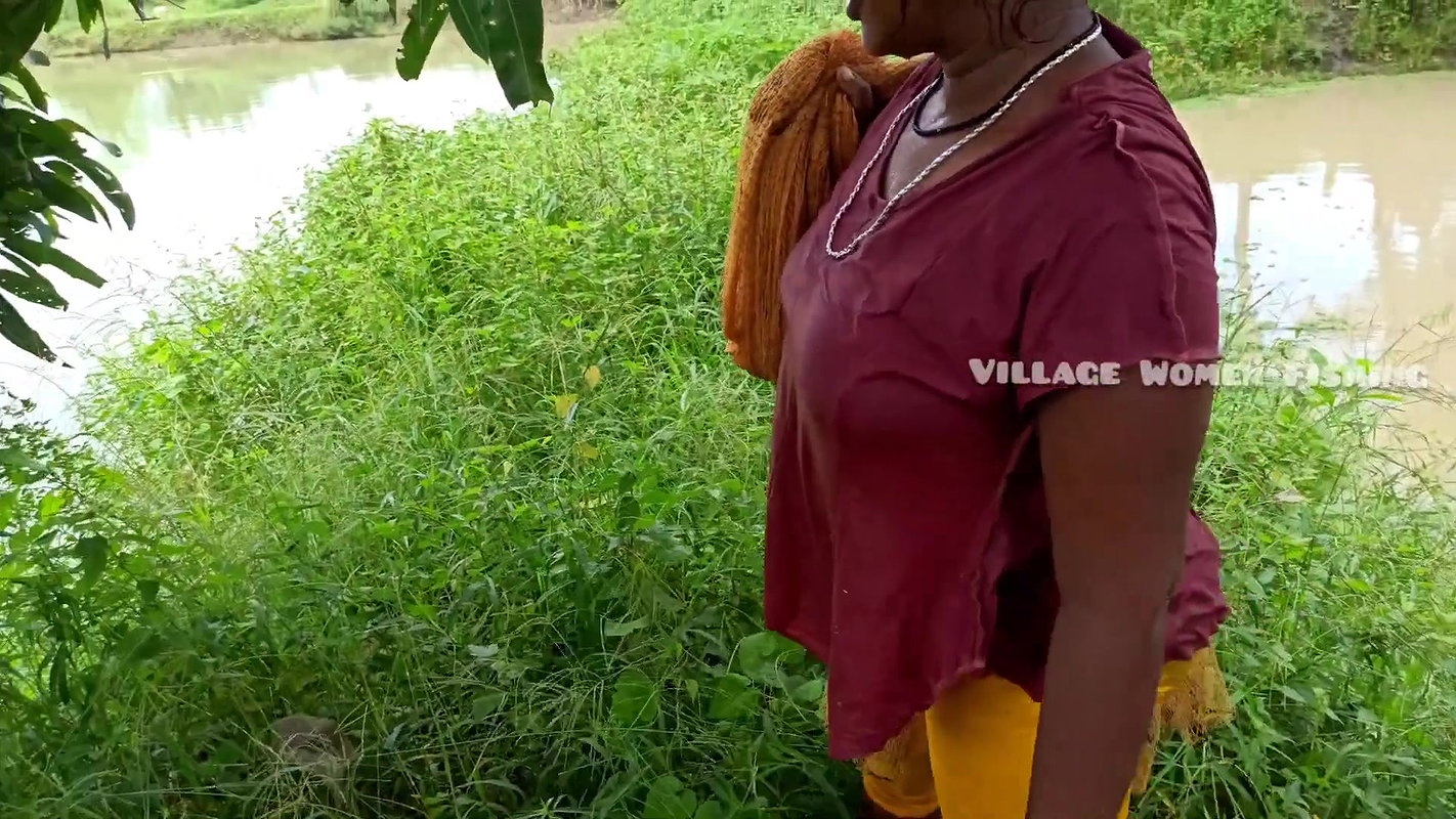 Amazing Mouni Net fishing    Village women fishing