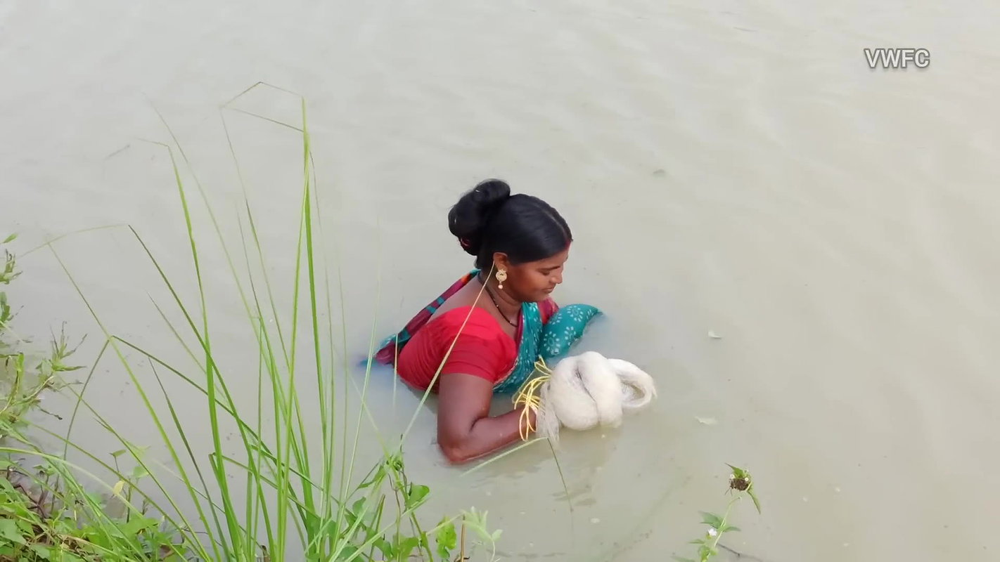 Amazing Net Casting by Village women    Best Net F