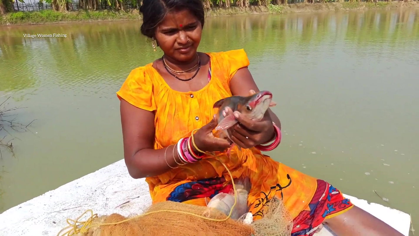 Amazing net fishing   village women floating and f