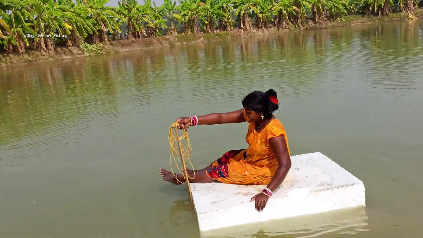 Amazing net fishing   village women floating and f