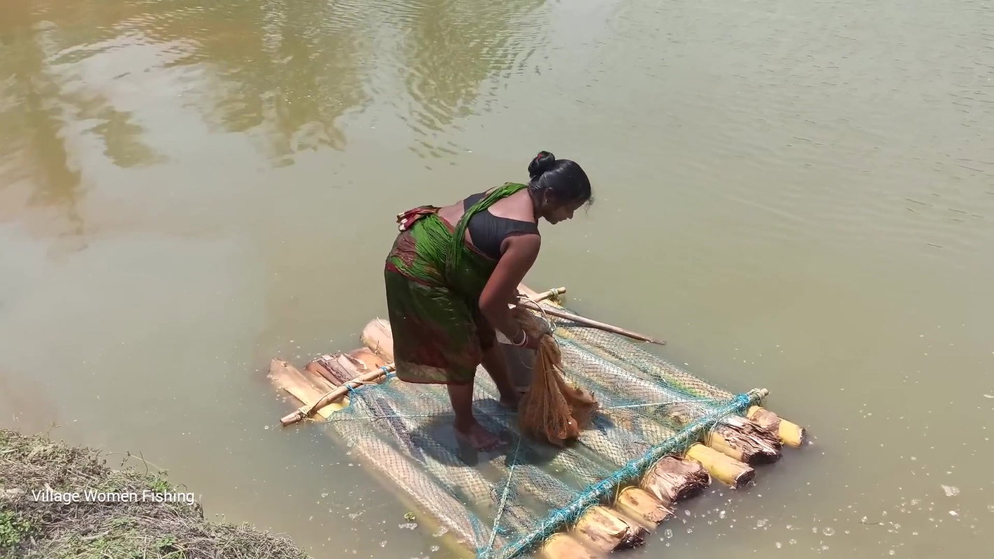 Amazing net fishing   Village women net fishing fl