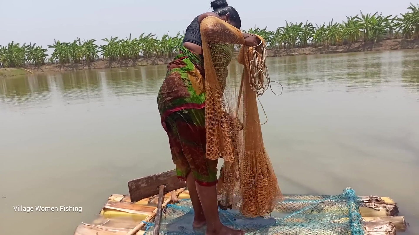 Amazing net fishing   Village women net fishing fl