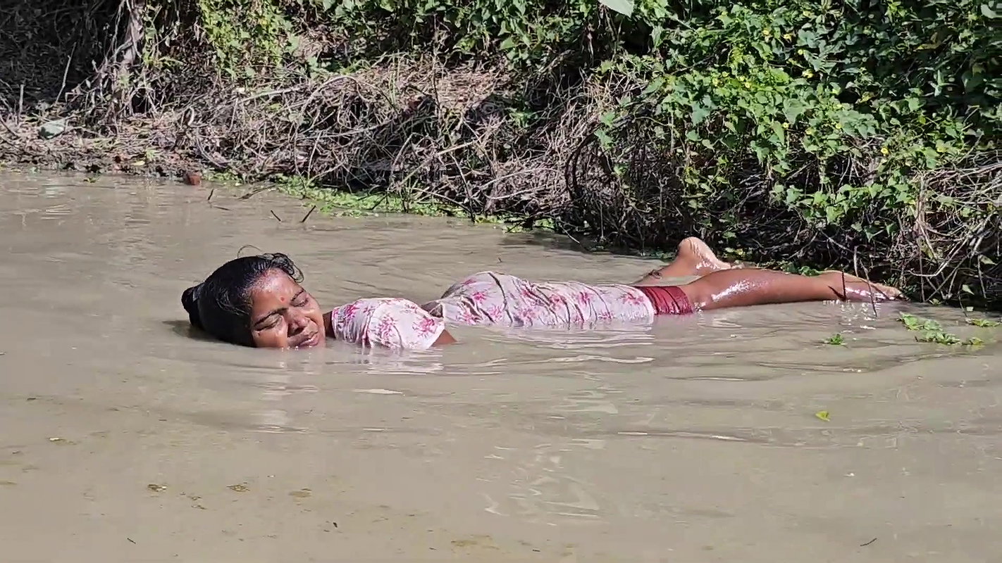 Amazing Net Fishing    Village Women Net Fishing f