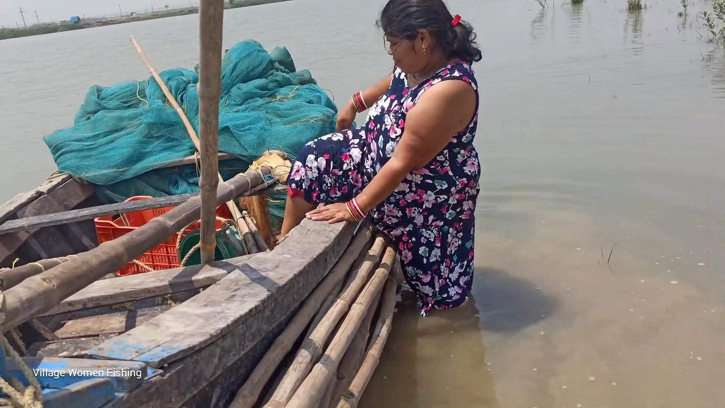 Amazing River fishing by Village women Net fishing