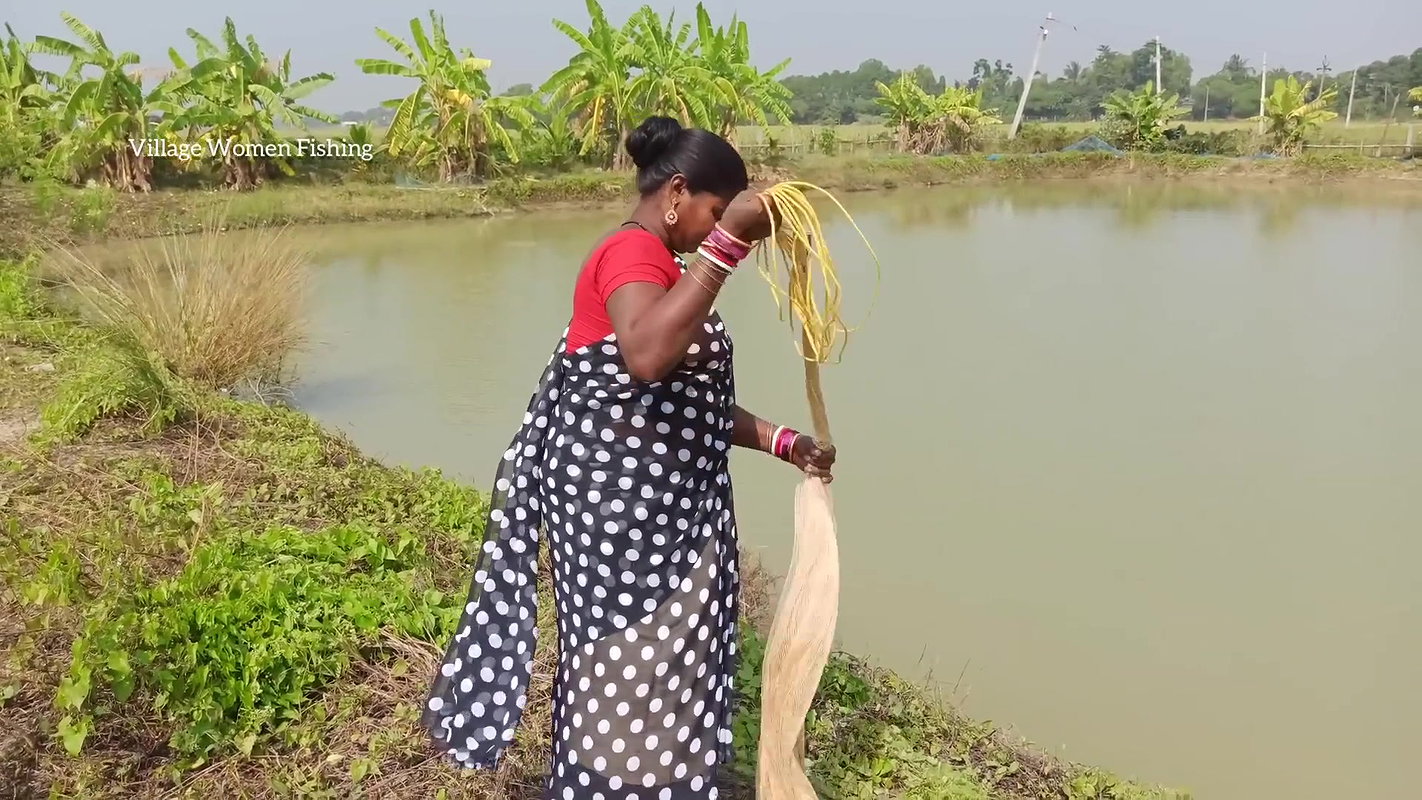 Amazing Traditional Village Women Net Fishing   Vi