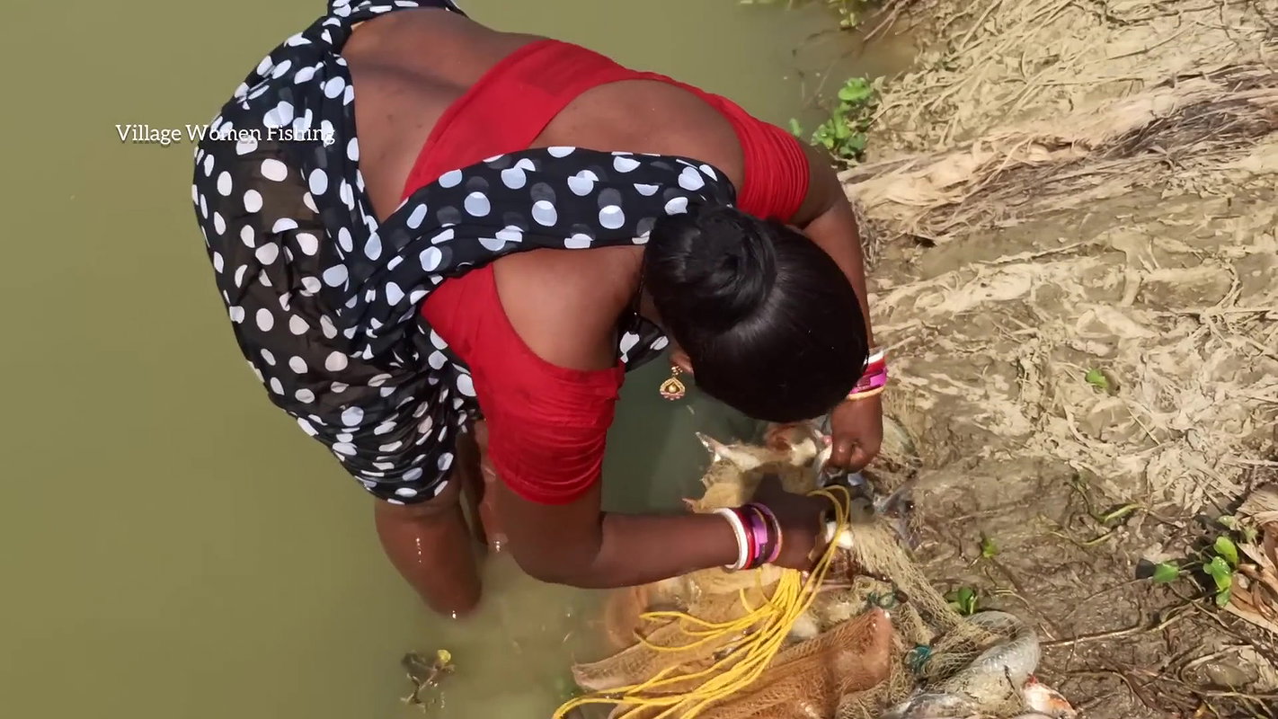 Amazing Traditional Village Women Net Fishing   Vi