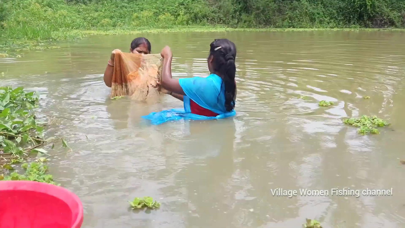 Amazing Village  Women Unique Net Fishing    Villa
