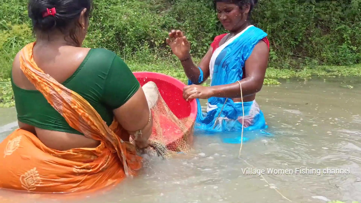 Amazing Village  Women Unique Net Fishing    Villa