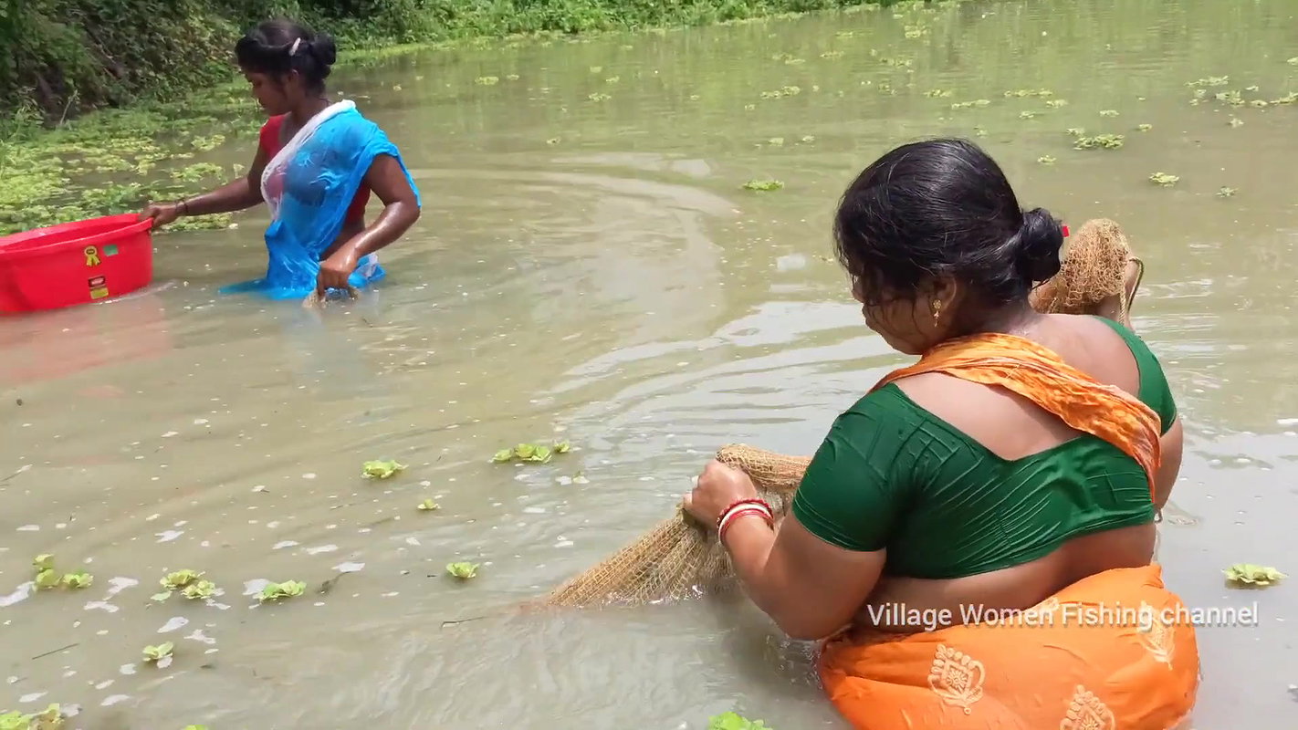 Amazing Village  Women Unique Net Fishing    Villa