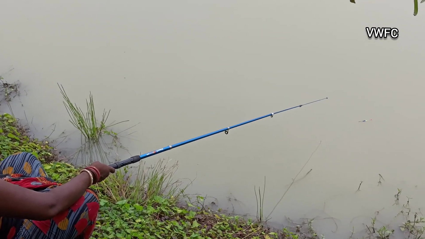 x  Amazing Village Lady Hook fishing   Best Fishing V