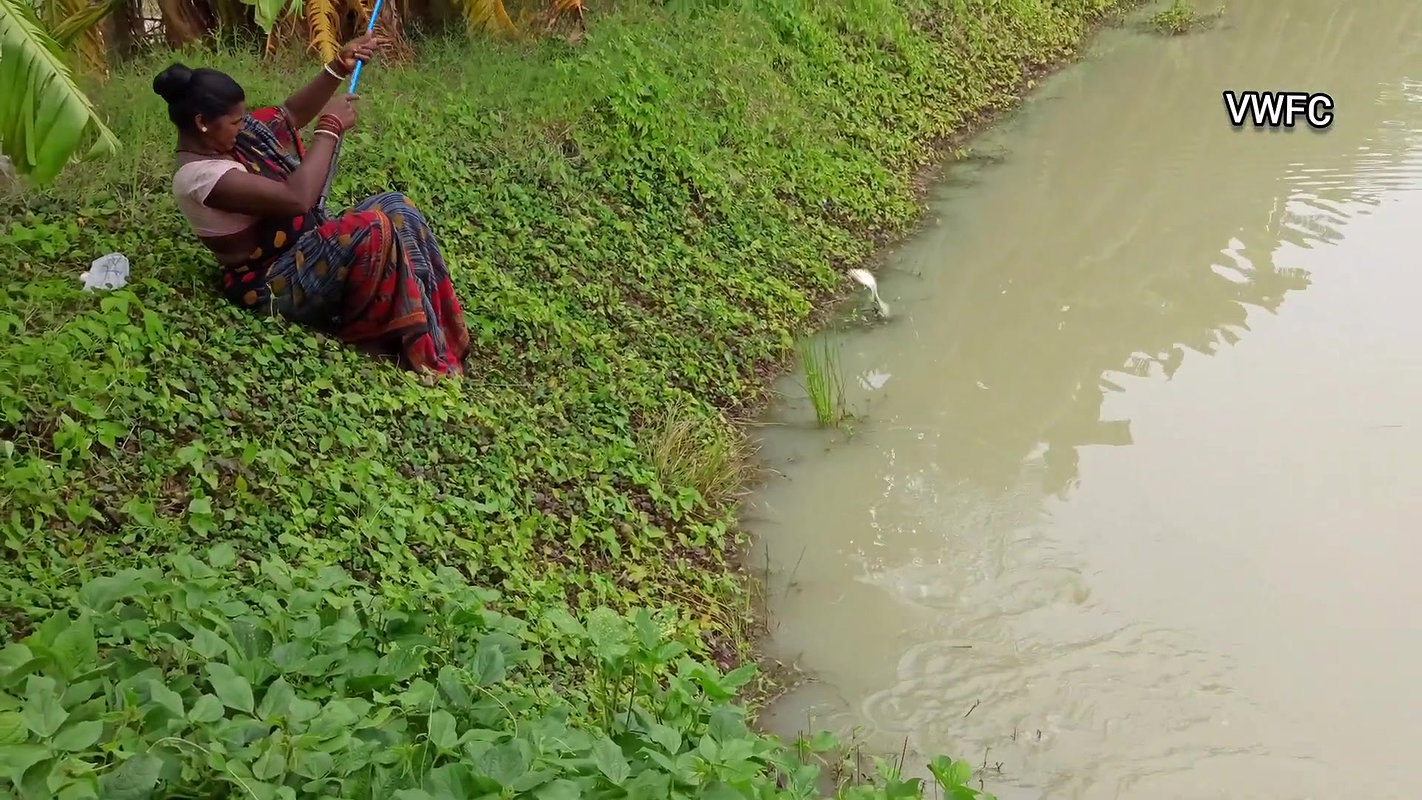 x  Amazing Village Lady Hook fishing   Best Fishing V