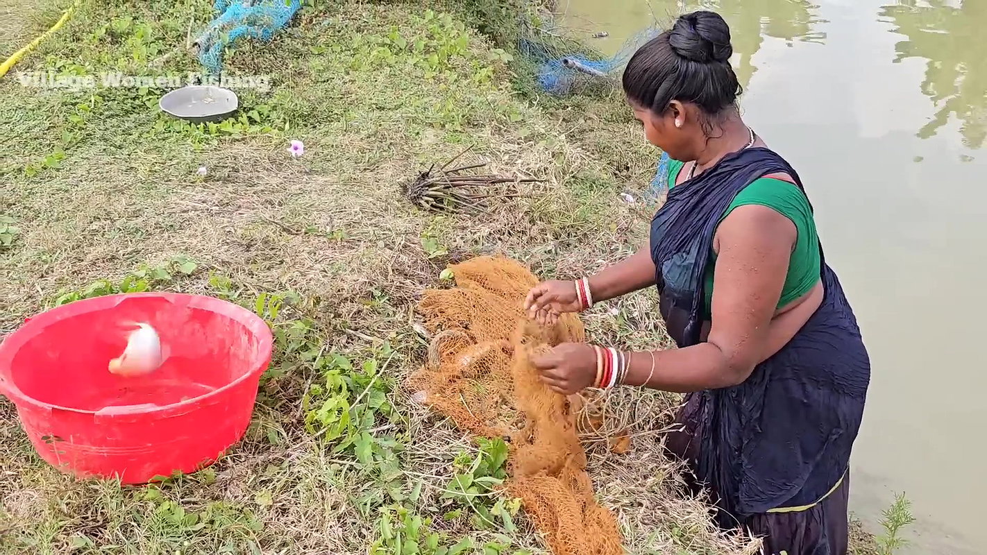 Amazing Village Women  et Fishing video    Village