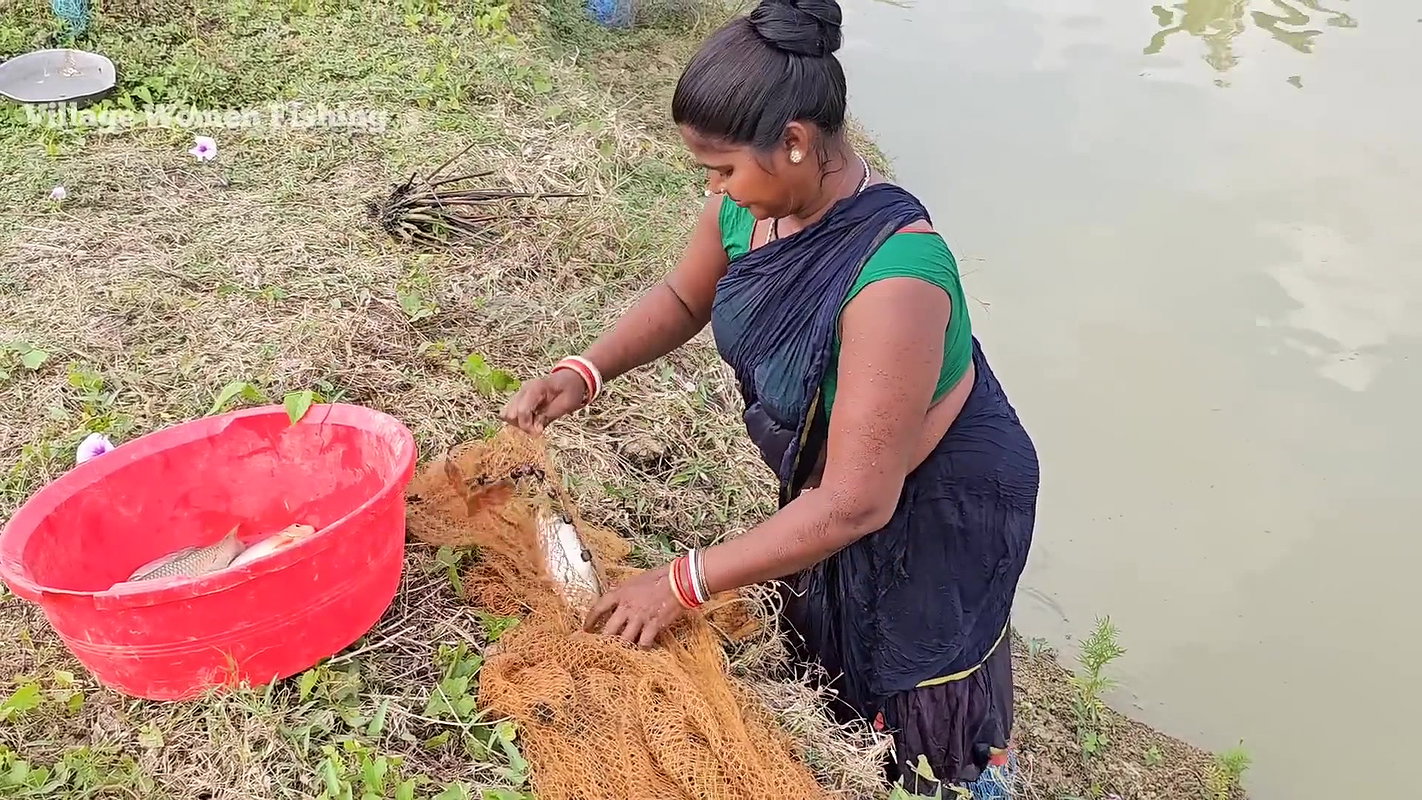 Amazing Village Women  et Fishing video    Village