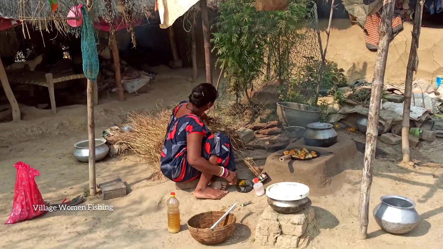 Amazing Village women Fish Cutting and Cooking   V