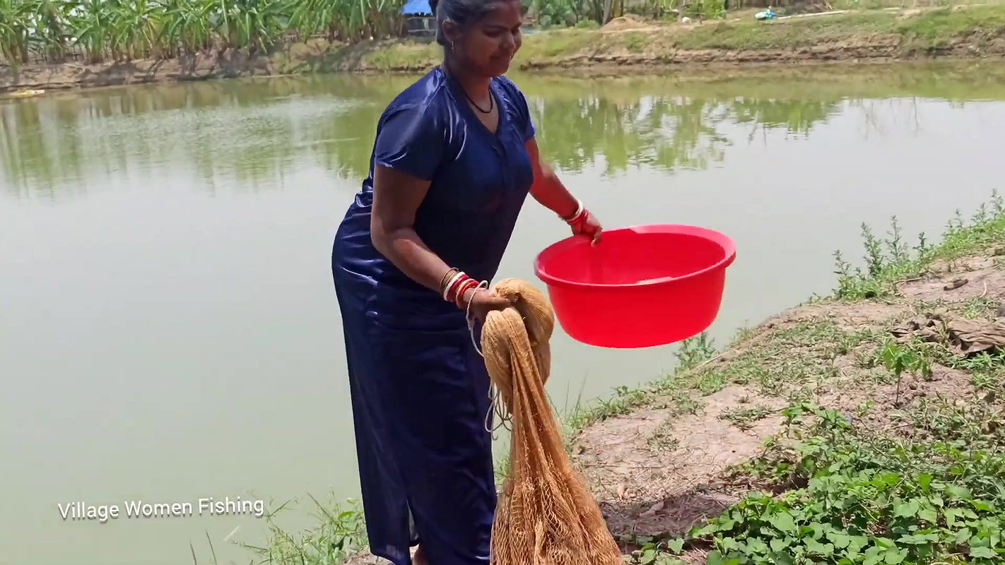 Amazing village women fishing and Enjoying summer