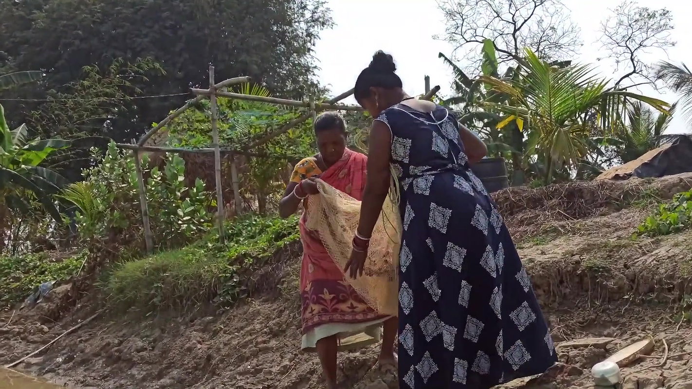 Amazing Village Women Fishing in village pond   Bi