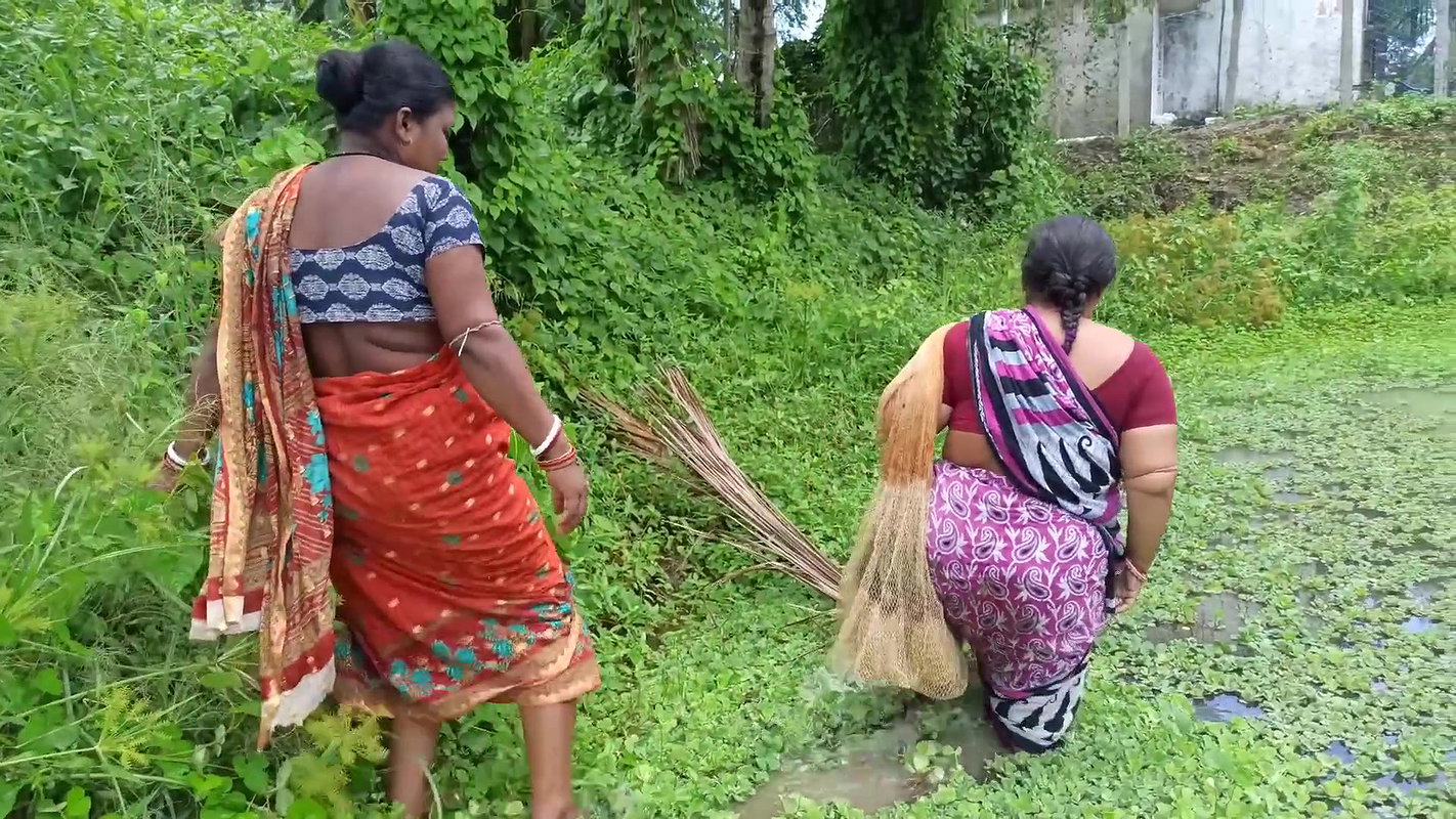 Amazing Village women fishing in village pond   vi