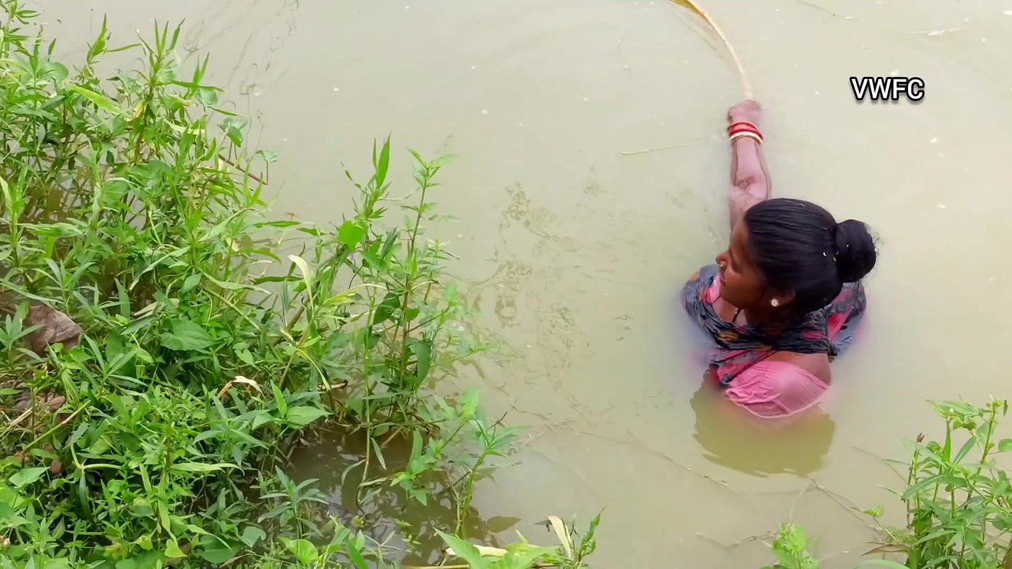 Amazing village women fishing using big net  মৌনি