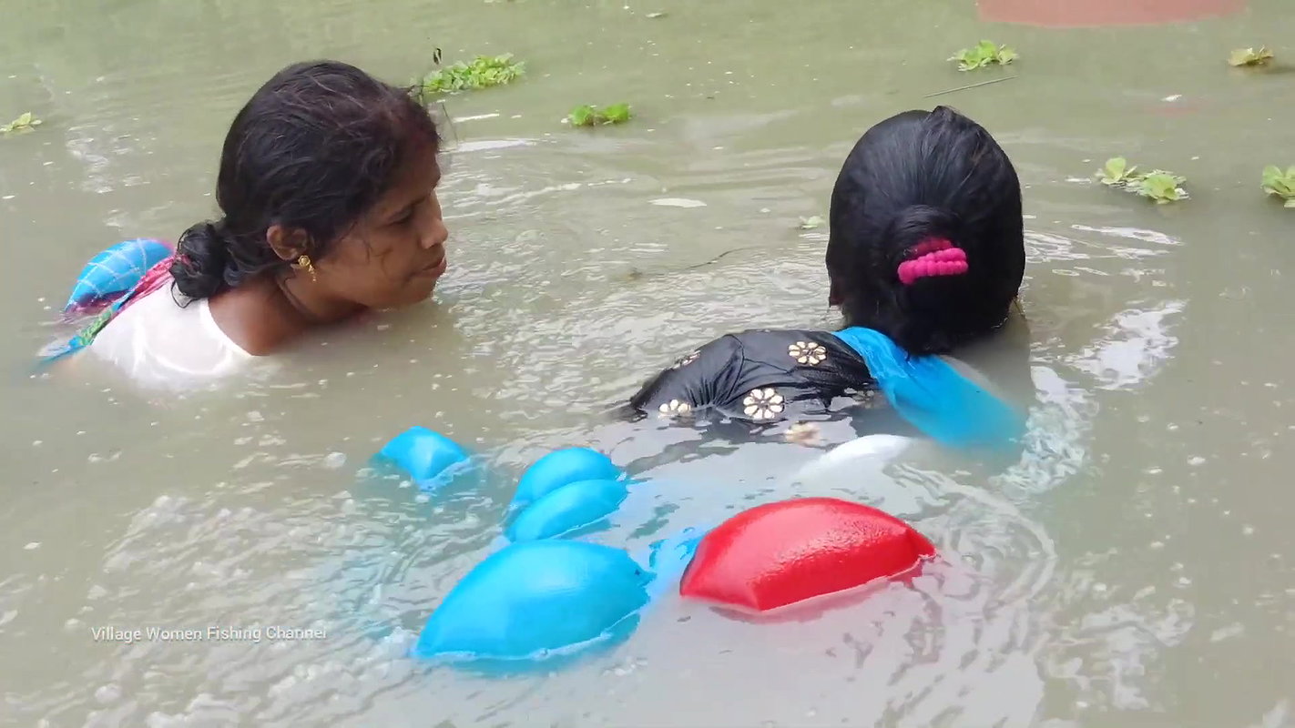 Amazing Village women fishing video