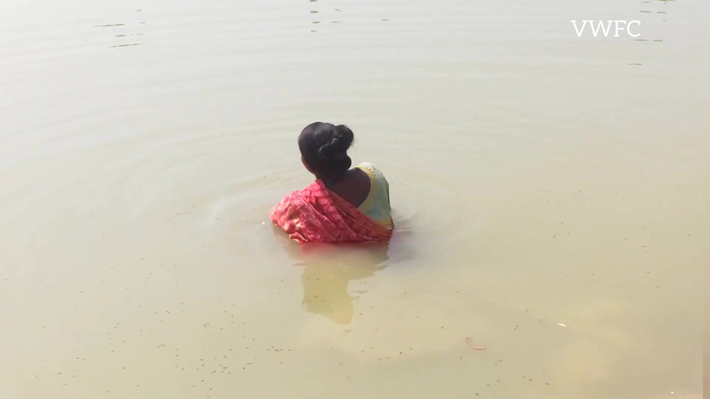 Amazing Village Women Fishing    Carp Fishing
