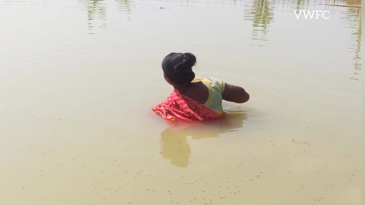 Amazing Village Women Fishing    Carp Fishing