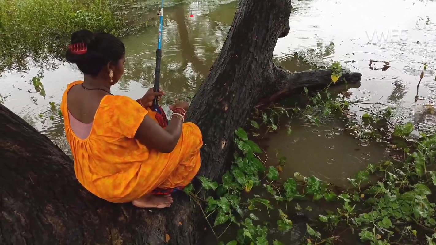 Amazing Village women Hook fishing in Rain   Villa