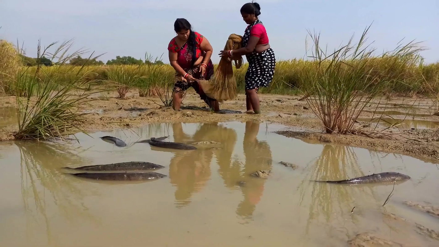 Amazing Village Women Incredible Fishing   Big Mur